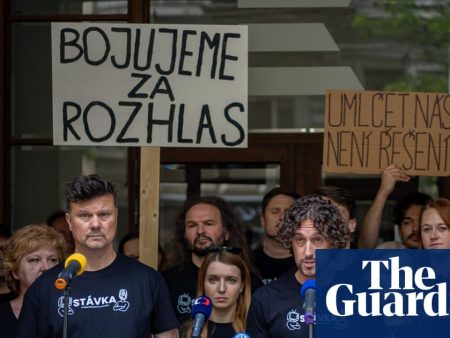 Thousands of staff at Czech public broadcasters strike over funding plans