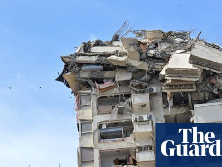 Rescue teams race to Venezuela amid fears thousands killed in earthquakes