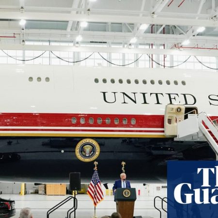 Trump unveils new Air Force One, a converted Qatari 747