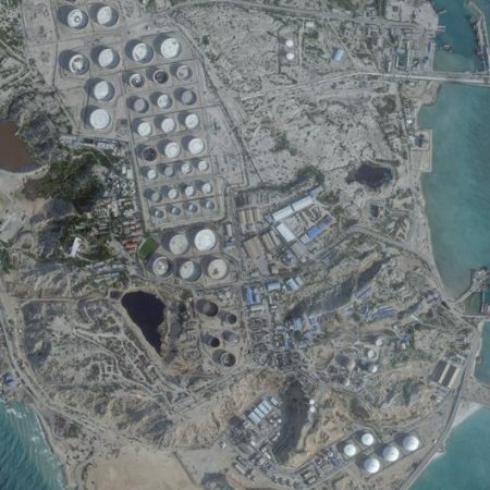 Iran war: Trump vows to seize Iranian oil facilities