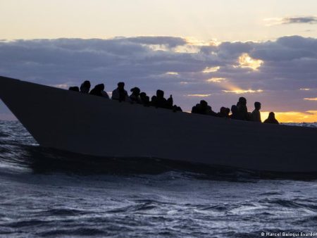 EU lawmakers approve new tougher migrant policy