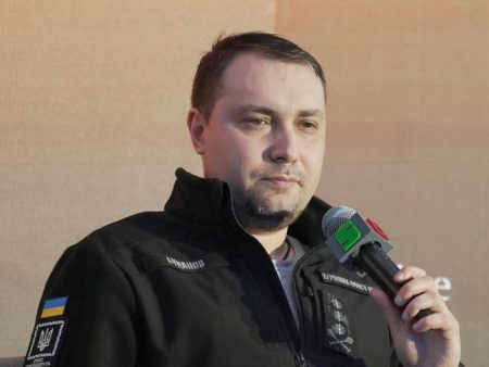 Ukraine officials return Polish honors after Zelenskyy stripped of award