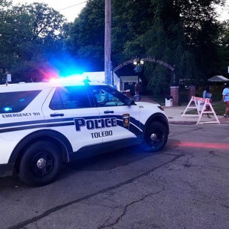 US: 12 injured after shooting near festival in Ohio, police hunt suspects