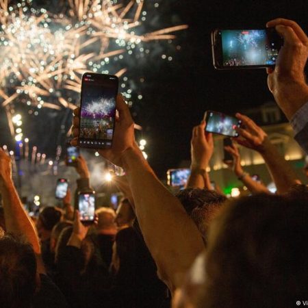 Kosovo PM wins snap vote, but with no majority