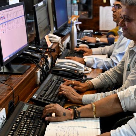 Indian stock markets dive amid Middle East escalation