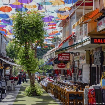 As the world heats up, cities work to cool down