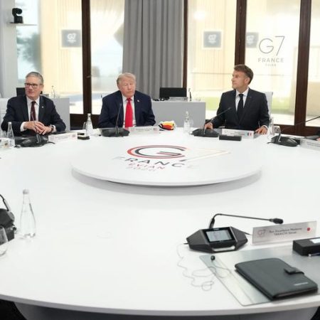 Russia, Ukraine trade strikes as Zelenskyy talks with Trump