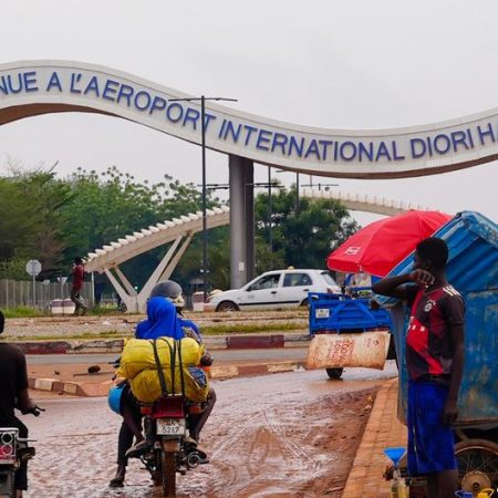 Niger security forces battle gunmen at airport