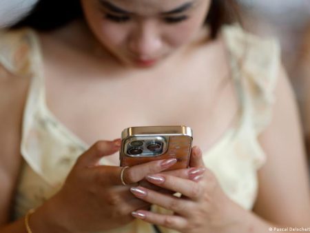 How TikTok-style videos keep human brains hooked on content