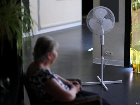 Fact check: Throwing cold water on heatwave disinformation as Europe swelters