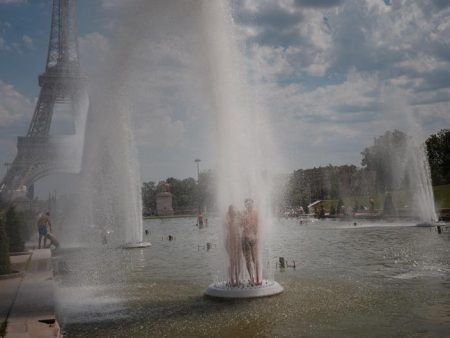 Europe heat wave: 1,000 excess deaths recorded in France