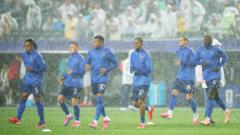 What France & Iraq did during ‘mentally draining’ two-hour weather delay