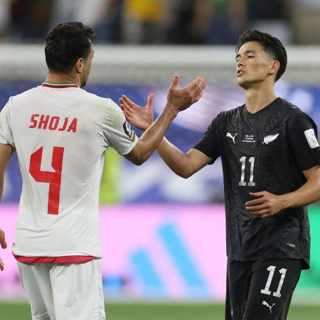 Iran draw 2-2 with New Zealand in politically charged World Cup match