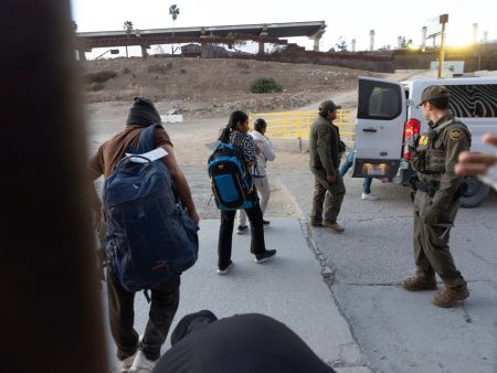 US Supreme Court paves way for government to block asylum seekers at border