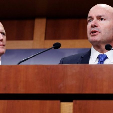 Six Republicans vote no on FISA extension