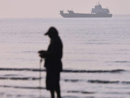 Iran launches retaliatory strikes on Bahrain after latest US attacks