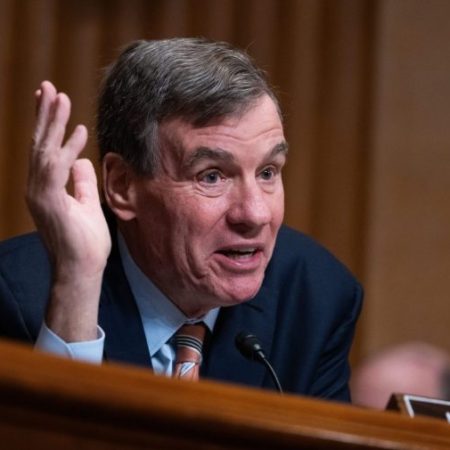 Pulte clash threatens even short-term spy powers extension