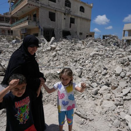 Israeli strikes kill four in southern Lebanon amid ceasefire talks