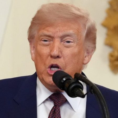 Trump awards 3 Medals of Honor to war heroes