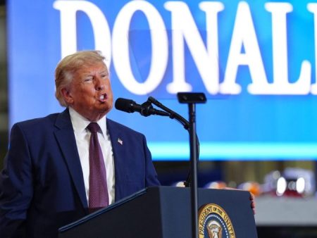 Trump touts economy, oil prices