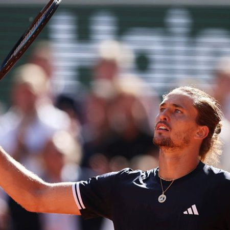 Zverev cruises past Mensik to reach second French Open final
