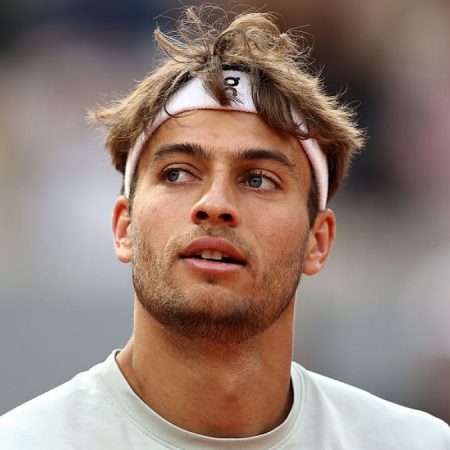 Cobolli into final as virus-struck Arnaldi pulls out of French Open