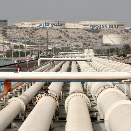 Trump’s deal lifts oil sanctions on Iran, angering hawks