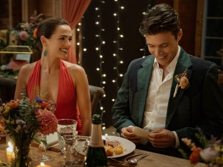 ‘Voicemails for Isabelle’ Review: Zoey Deutch and Nick Robinson Give a Hard-Sell Romcom Premise the Hard Sell