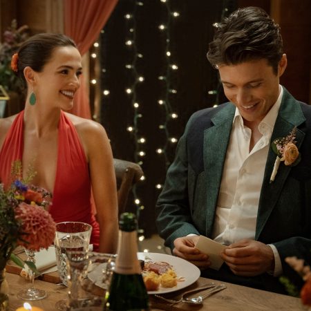 ‘Voicemails for Isabelle’ Review: Zoey Deutch and Nick Robinson Give a Hard-Sell Romcom Premise the Hard Sell