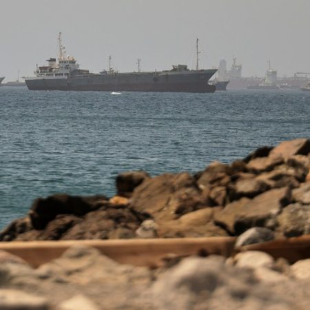 3 supertankers sail through Strait of Horuz after deal signed: Report