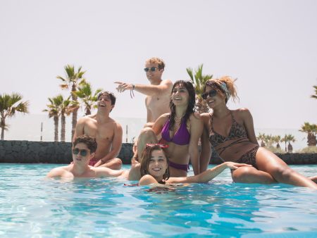 Netflix’s Spanish Resort Drama ‘Oasis’ Is More ‘Elite’ Than ‘The White Lotus’: TV Review