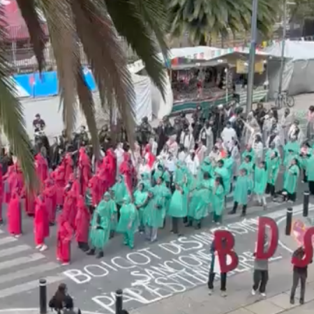 Activists form human Palestine flag at World Cup opener in Mexico City