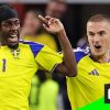 ‘Oh my word!’ – Elanga ‘stunner’ draws Sweden level