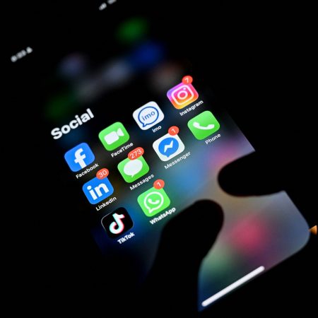 Why do AI models struggle with online hate speech detection?