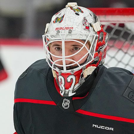 Golden Knights vs Hurricanes Prediction, Picks & Best Bets for Tonight’s Stanley Cup Final Game 5