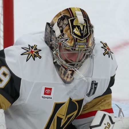 Hurricanes vs Golden Knights Prediction, Picks & Odds for Tonight’s Stanley Cup Final Game 3
