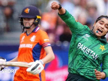 Netherlands lose seven for 13 as Pakistan end with a win