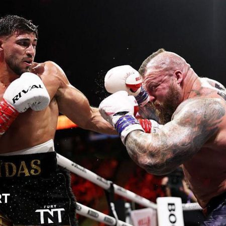 Tommy Fury beats ex-strongman Hall in exhibition
