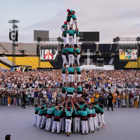 Pope Leo welcomed in Barcelona with traditional Catalan human tower
