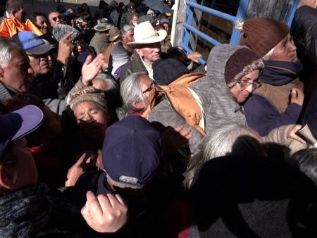 Food shortages spark scuffles outside supermarket in Bolivia