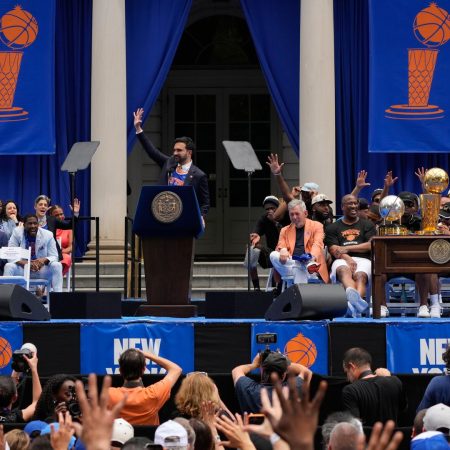 Mamdani gives New York Knicks keys to city after NBA title