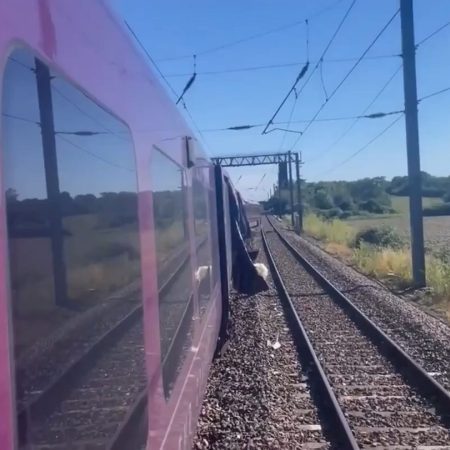 One dead and 89 injured following train collision in Bedford, UK