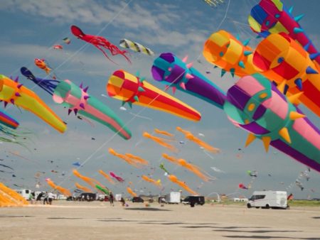 Thousands of kites soar over Denmark at annual beach festival