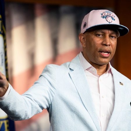 Jeffries says he won’t back FISA until Pulte is removed by Trump as acting DNI