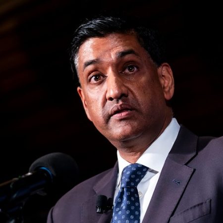Khanna: Maine voters gave Platner a ‘chance at redemption’ with primary win