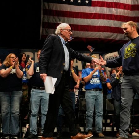 The Democrats’ choice: Polarize from the left or win the middle
